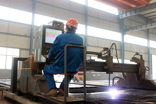 冬天自卸半挂车如何防滑 冬天自卸半挂车如何防滑