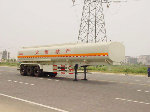 易燃液体罐式运输半挂车