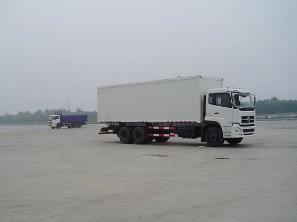 运输集装箱半挂车