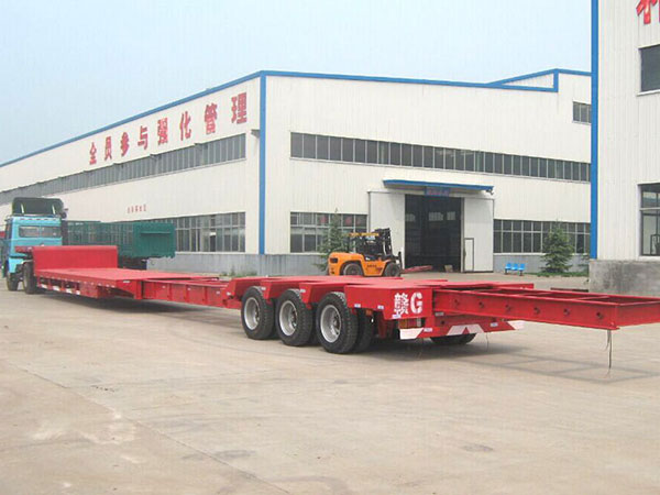 低平板运输半挂车