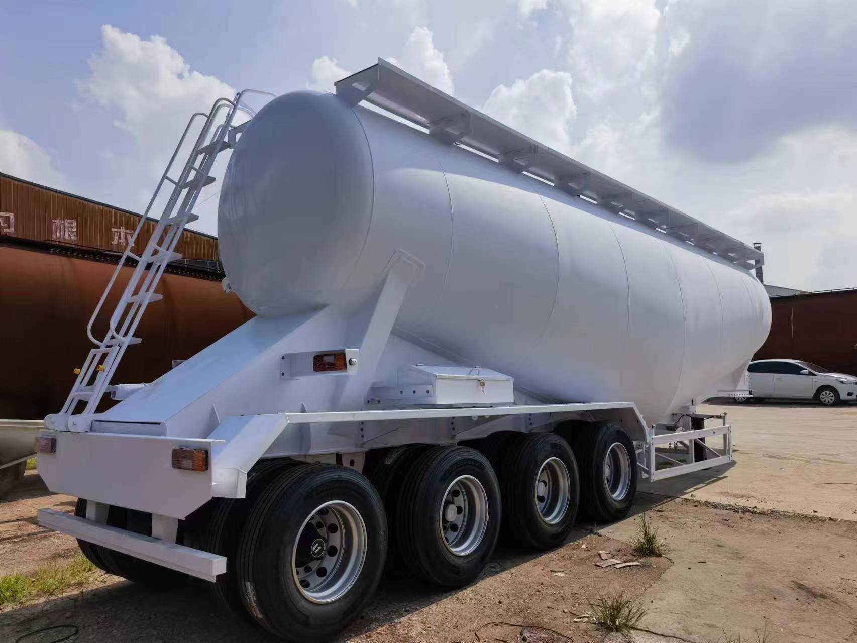 梁山粉粒物料运输车供应